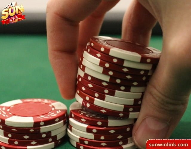 Vị trí tương quan trong poker là gì và sự quan trọng ở Sunwin