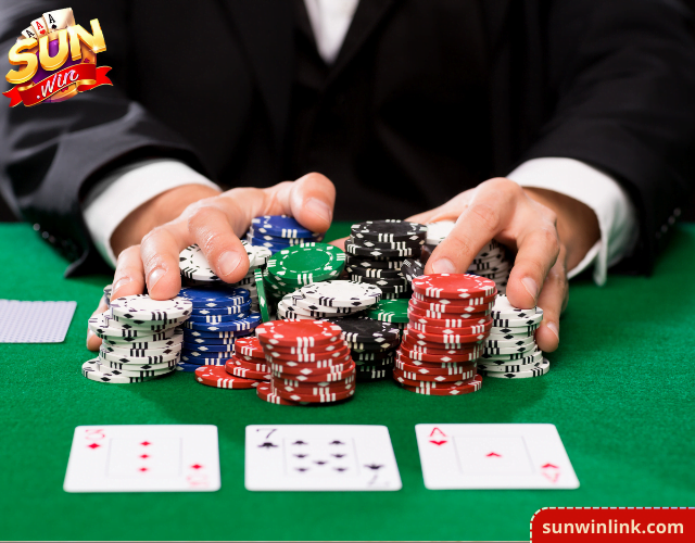 Chiến thuật chơi Poker Texas siêu xịn từ cao thủ ở Sunwin