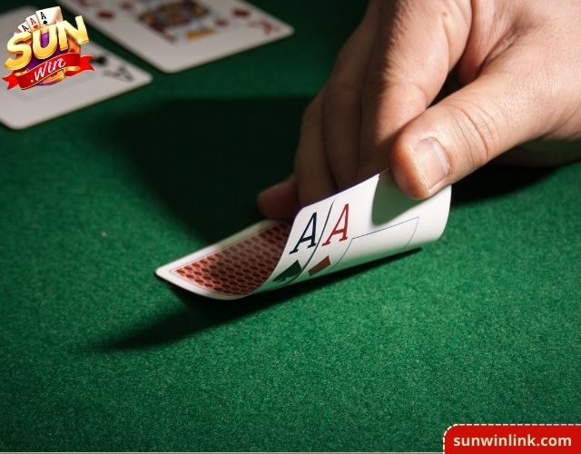 Các chiến thuật chơi Poker trực tuyến hay 100% cùng Sunwin