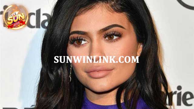 Kylie Jenner -Nữ tỷ phú sở hữu thân hình bốc lửa Sunwin 2024