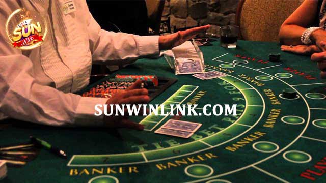 Cách đánh Baccarat không gấp thếp và lưu ý từ Sunwin