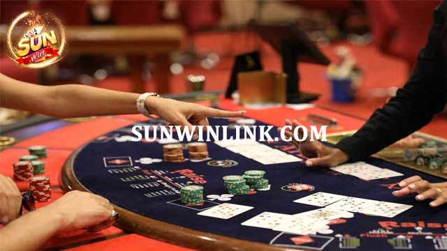 Mẹo chơi Baccarat cơm gạo bất bại từ các cao thủ Sunwin