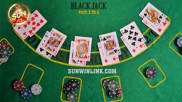 Tìm hiểu cách chơi blackjack từ các cao thủ chuyên nghiệp tại Sunwin