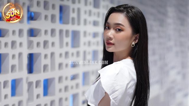Hot girl Bùi Thảo Linh cô gái chuyên toán trong top 20 Hoa hậu Việt Nam là ai? 